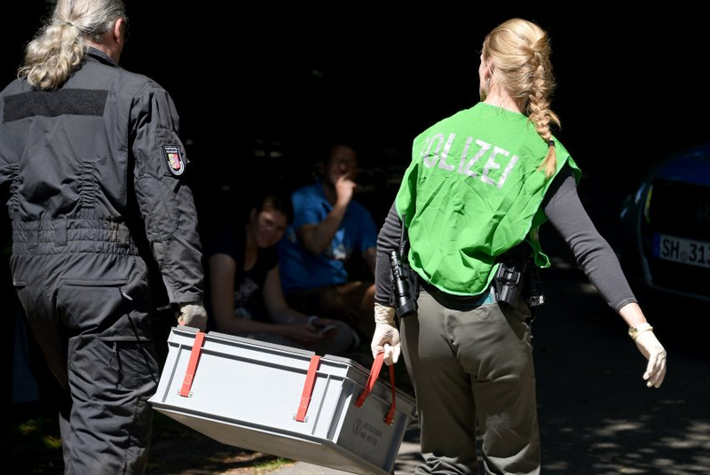 Illustration for article titled A Nazi Weapons Cache Has Been Discovered in a German Man's Basement